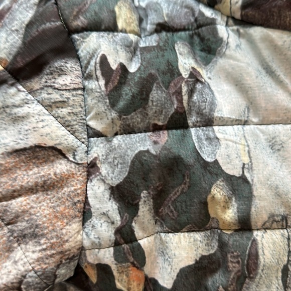 MOLO Kids Funky Camo Drippy Cool Howl Print Puffer removable hood EUC 4 - Picture 8 of 8